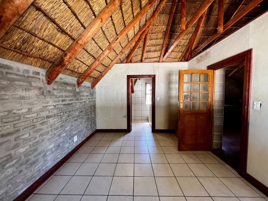 7 Bedroom Property for Sale in Sir Lowrys Pass Village Western Cape